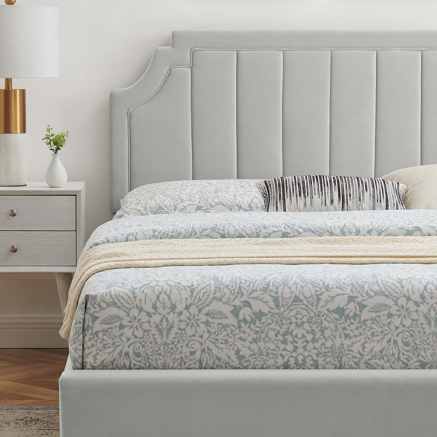 Sienna Performance Velvet Queen Platform Bed, Velvet, Light Grey Gray, 23443