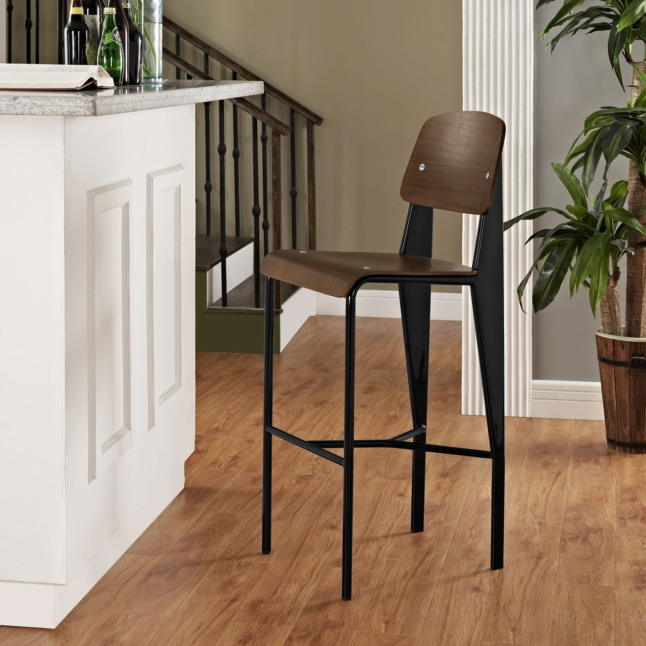 Cabin Bar Stool, Walnut Black Metal