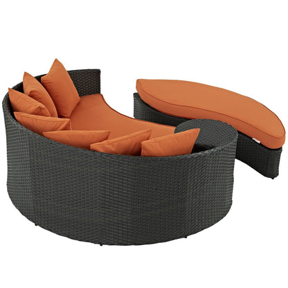 Sojourn Outdoor Patio Sunbrella Daybed, Orange, Rattan 9989
