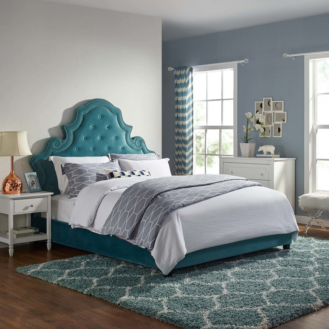 Valentina Queen Tufted Nailhead Performance Velvet Platform Bed, Queen Size, Velvet Fabric, Blue, 15892