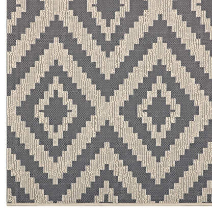 Jagged Geometric Diamond Trellis 5x8 Indoor and Outdoor Area Rug, Fabric, Grey Gray 14917
