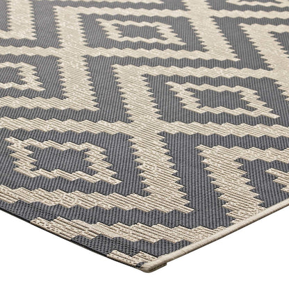 Jagged Geometric Diamond Trellis 5x8 Indoor and Outdoor Area Rug, Fabric, Grey Gray 14917