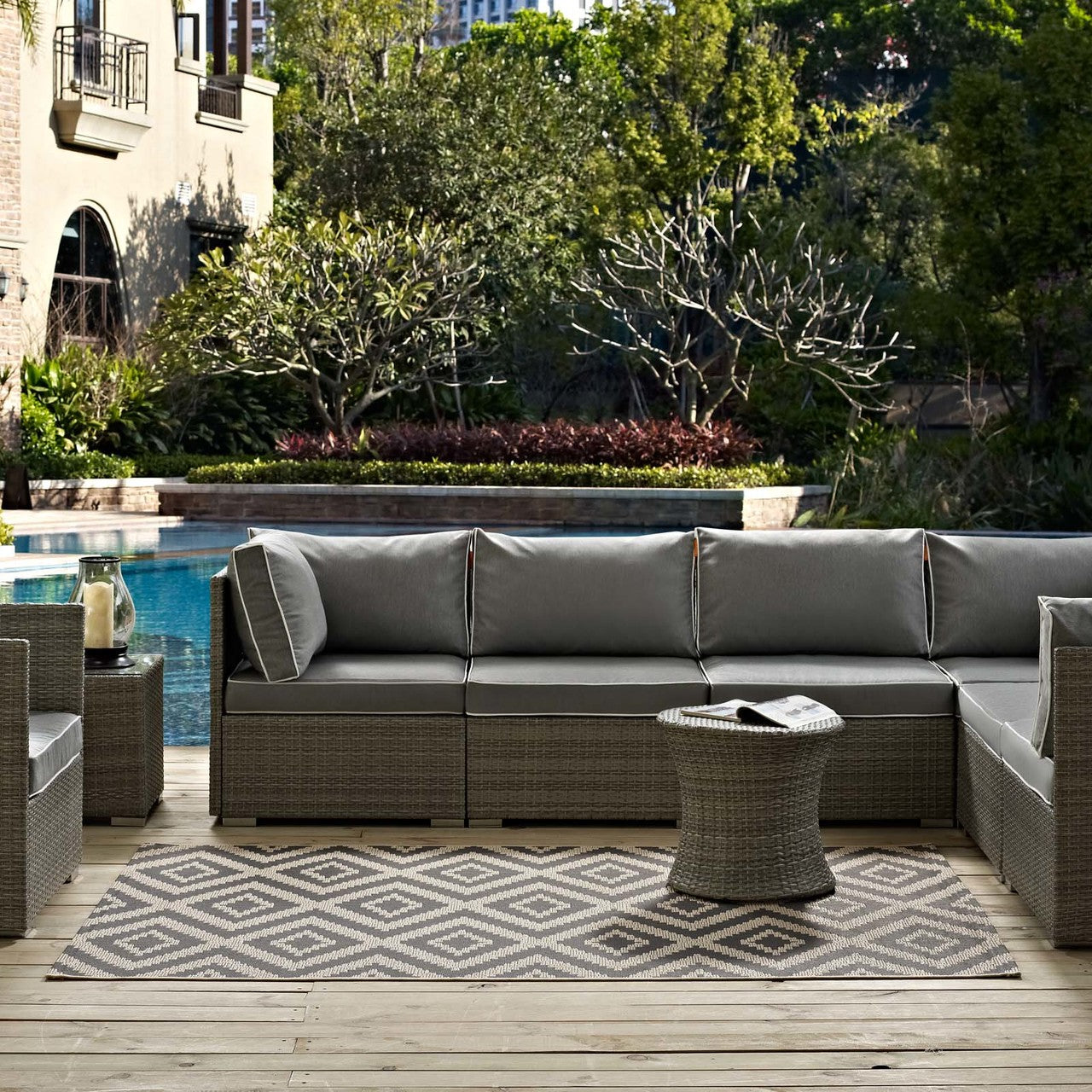 Jagged Geometric Diamond Trellis 8x10 Indoor and Outdoor Area Rug, Fabric, Grey Gray 14918