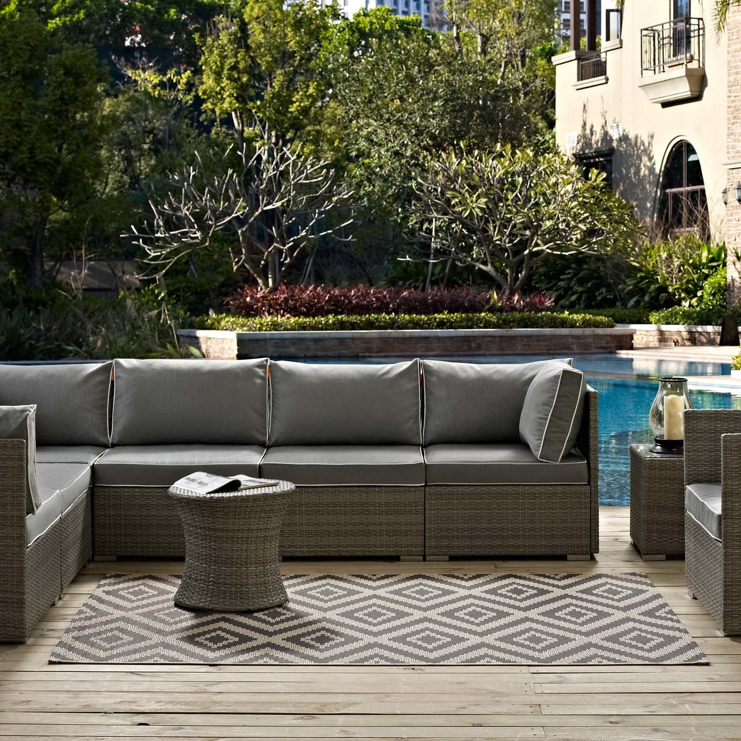 Jagged Geometric Diamond Trellis 9x12 Indoor and Outdoor Area Rug, Grey Gray and Beige, 23088
