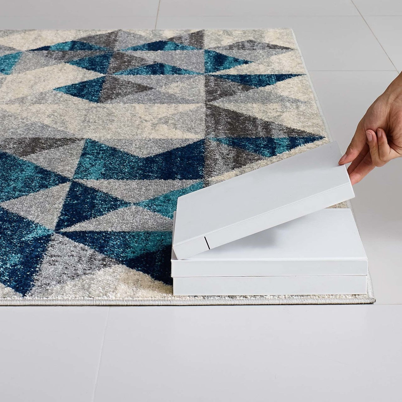Entourage Elettra Distressed Geometric Triangle Mosaic 8x10 Area Rug, Fabric, Multi Blue 15656